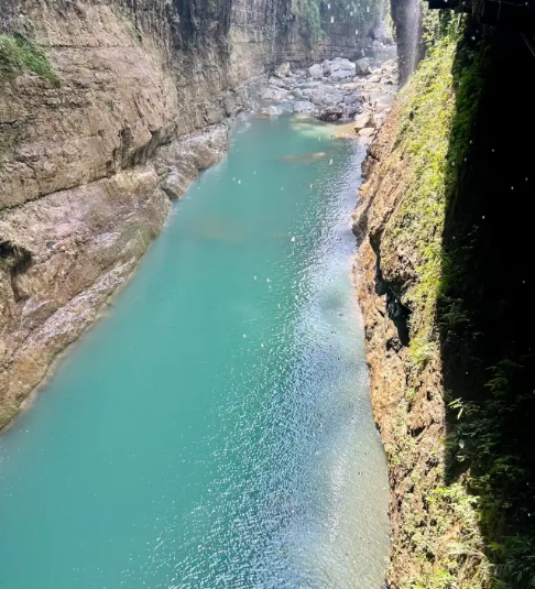 贵州黔西南自驾游：山水、民族与美食，一场说走就走的旅行！